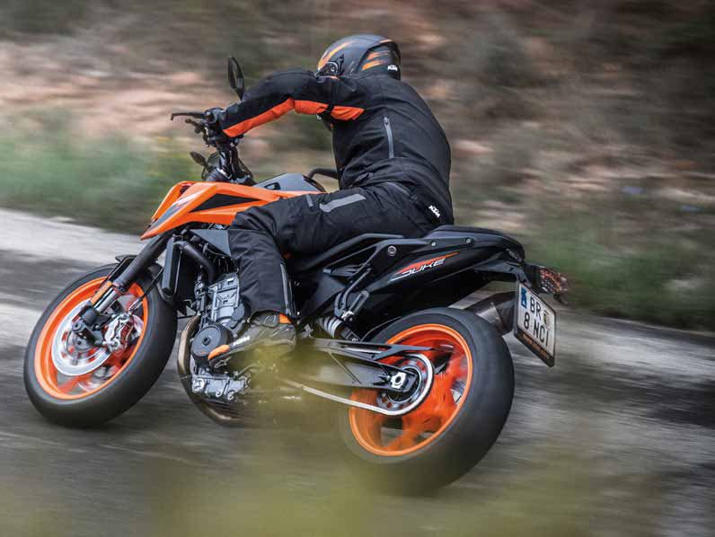KTM 790 Duke görseli
