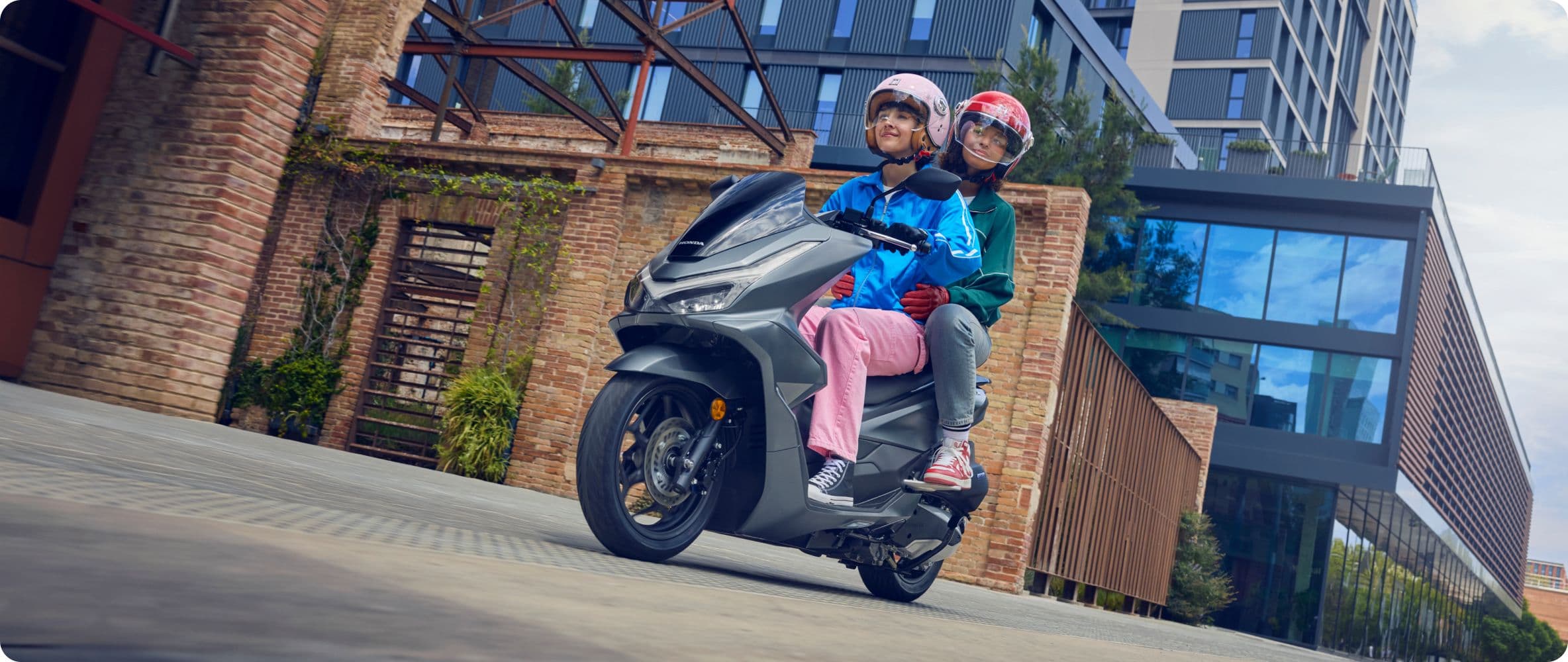 Honda PCX125 DLX görseli