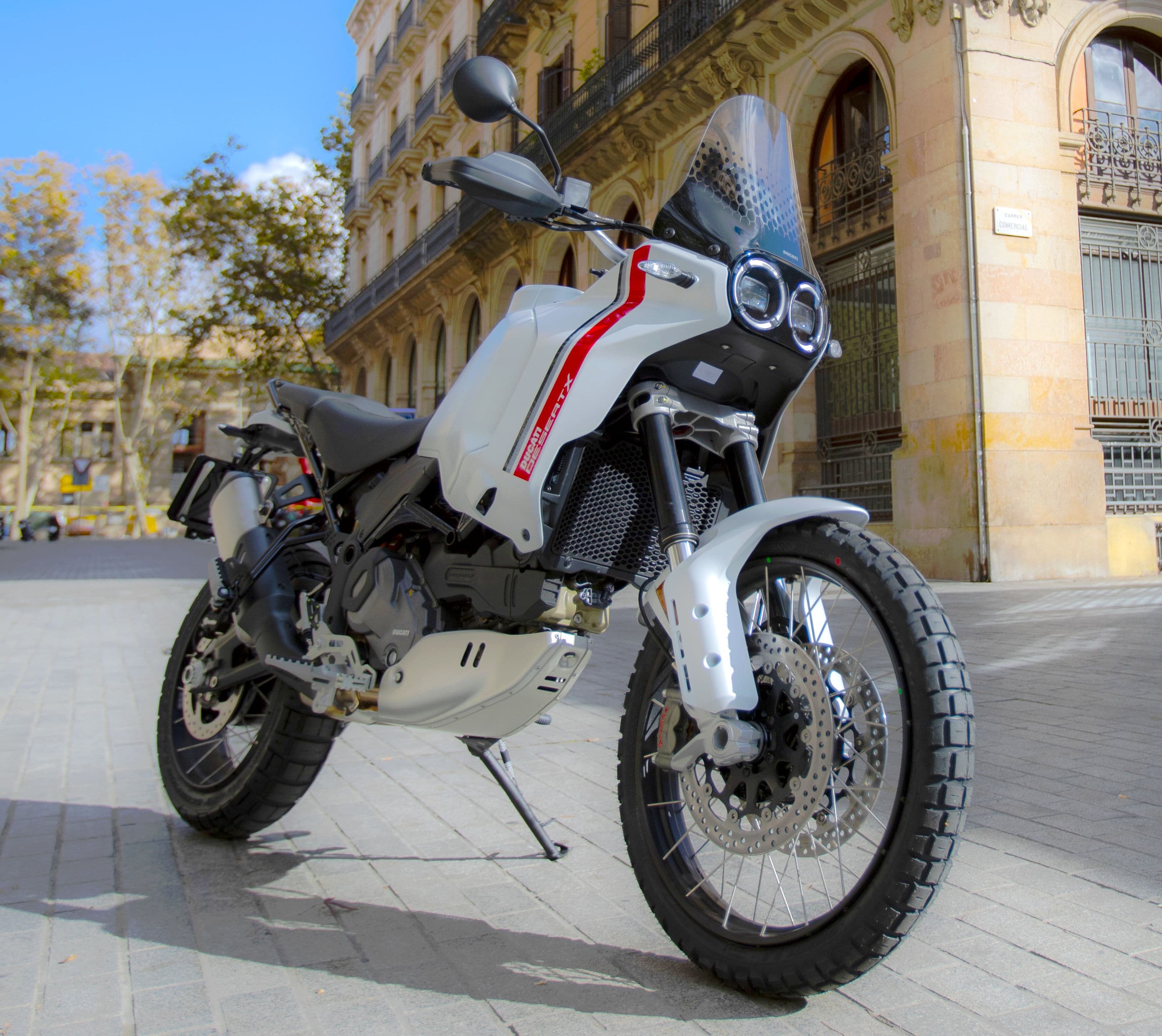 Ducati DesertX Discovery görseli